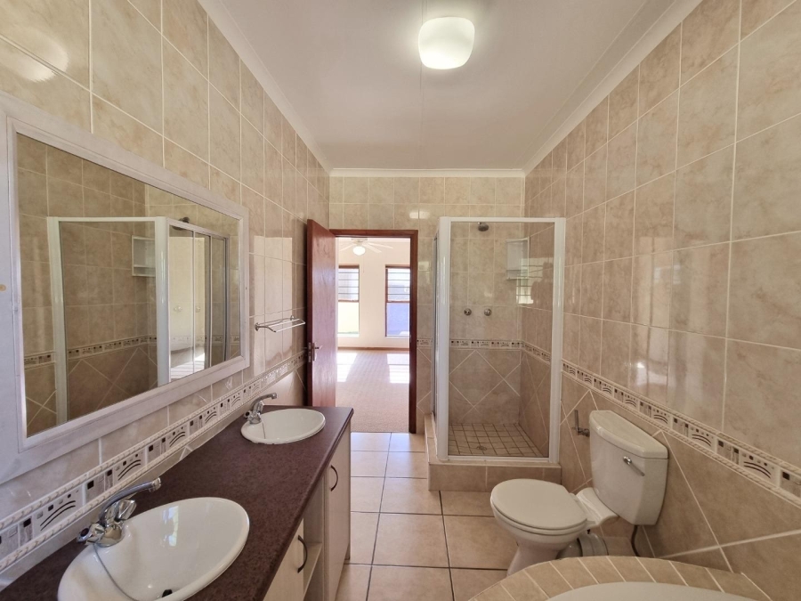 3 Bedroom Property for Sale in Sandbaai Western Cape
